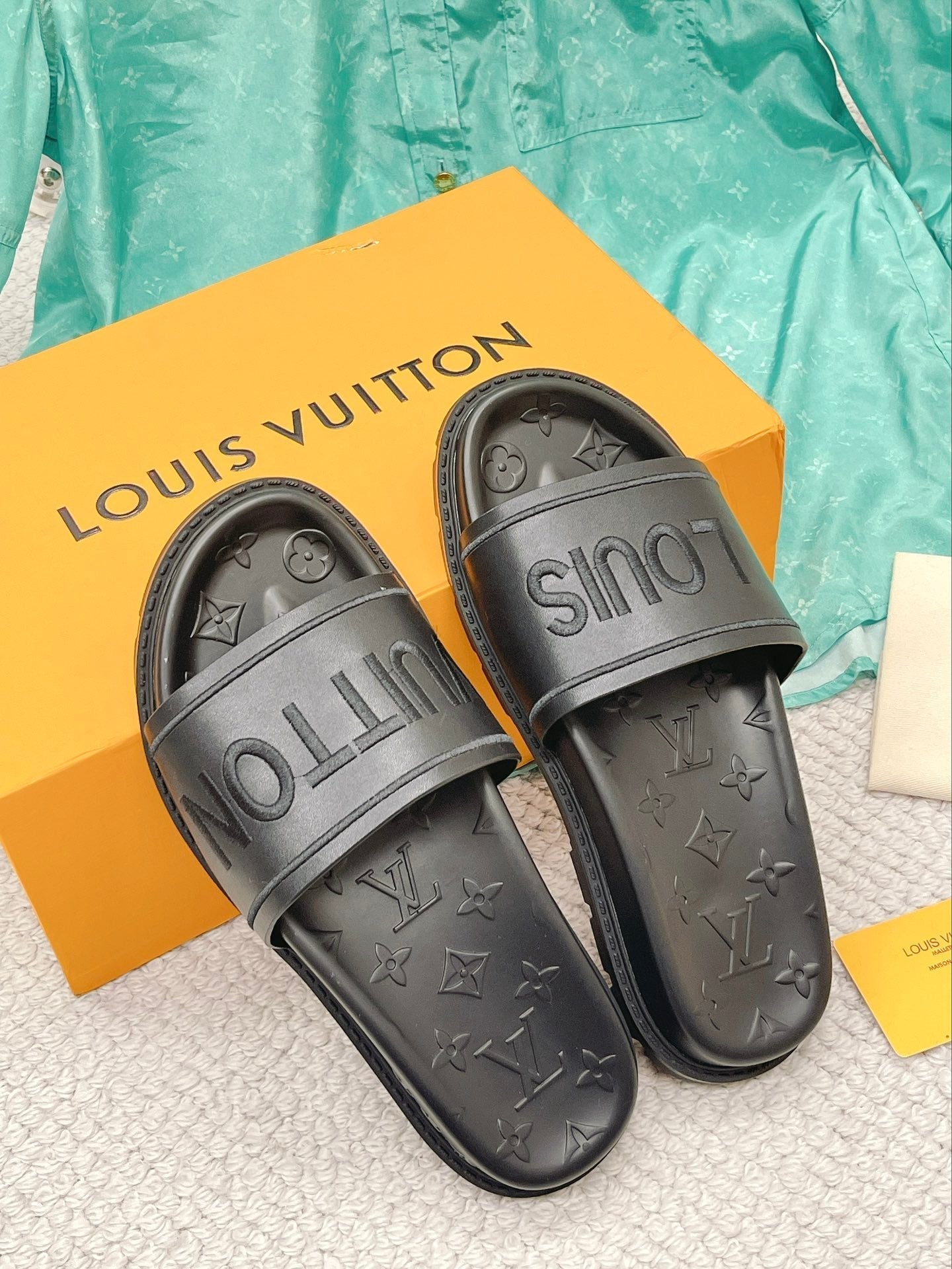 Louis Vuitton Men Slides